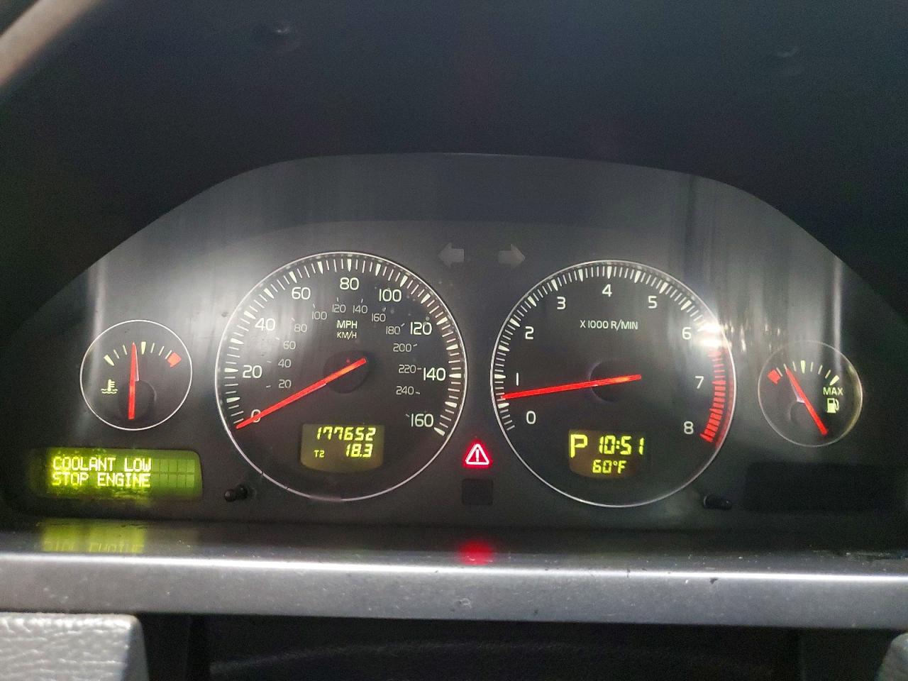 2004 VOLVO XC90
