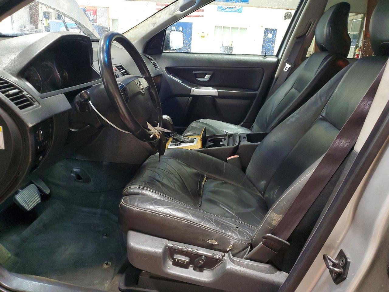 2004 VOLVO XC90
