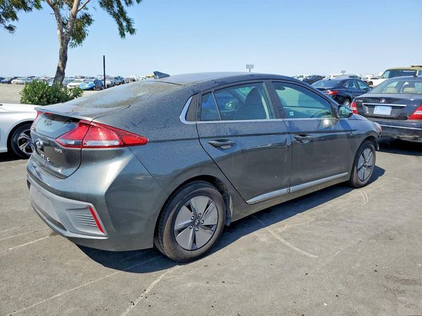 2022 HYUNDAI IONIQ SE