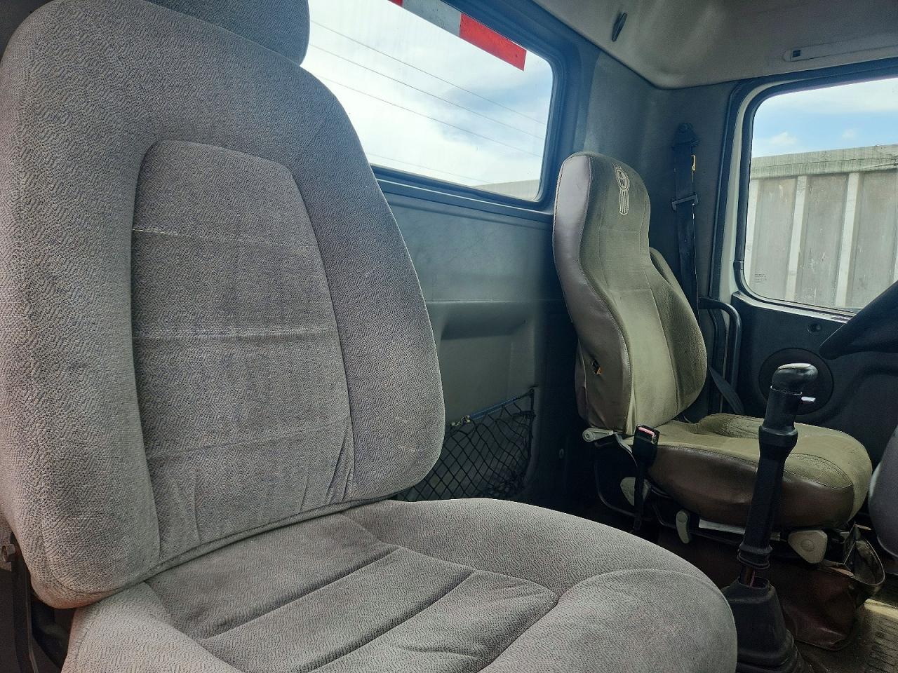 2000 VOLVO VN