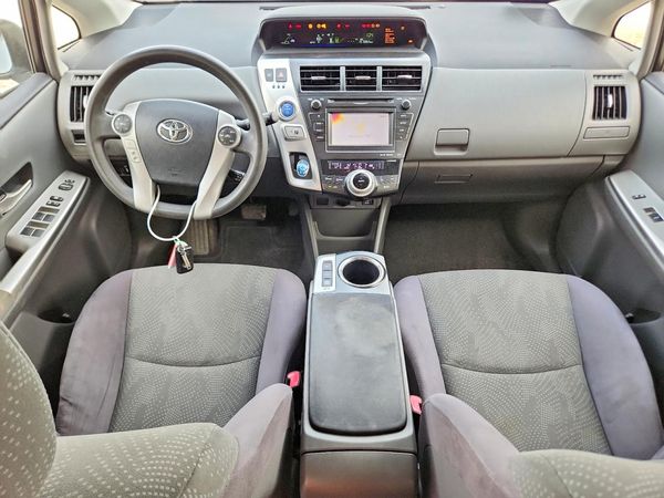 2013 TOYOTA PRIUS V TH