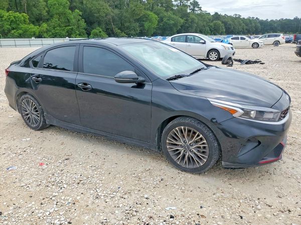 2023 KIA FORTE GT Line