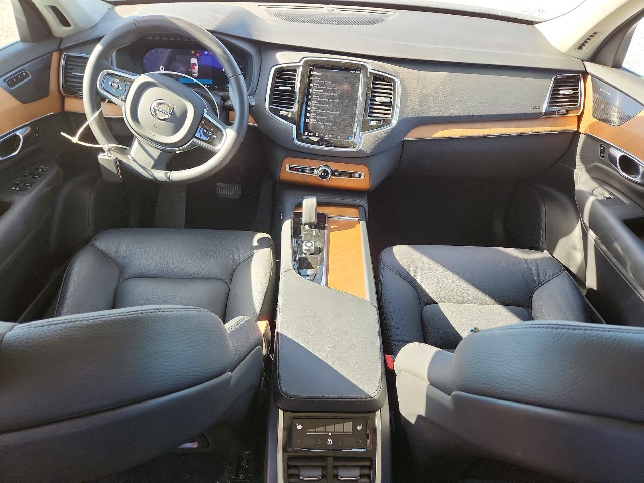 2025 VOLVO XC90 Plus Bright