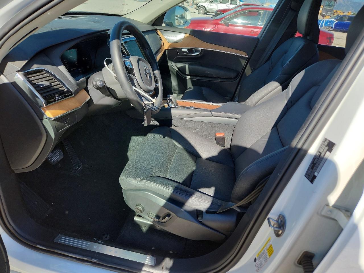 2025 VOLVO XC90 Plus Bright