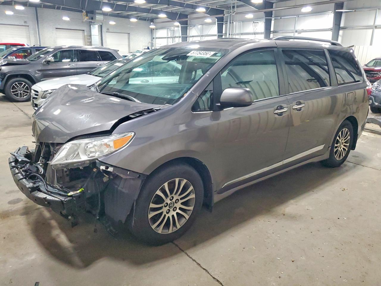 2019 TOYOTA SIENNA