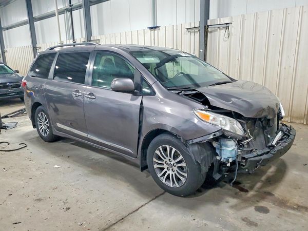 2019 TOYOTA SIENNA