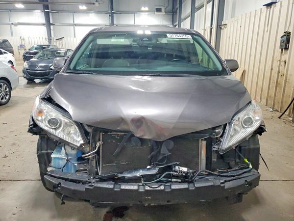 2019 TOYOTA SIENNA