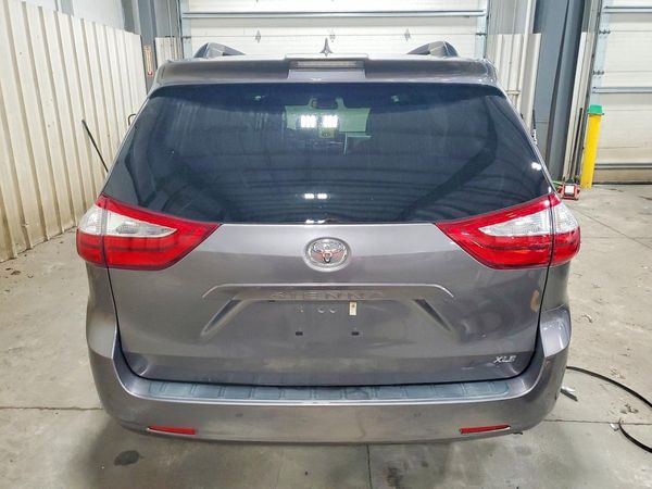 2019 TOYOTA SIENNA