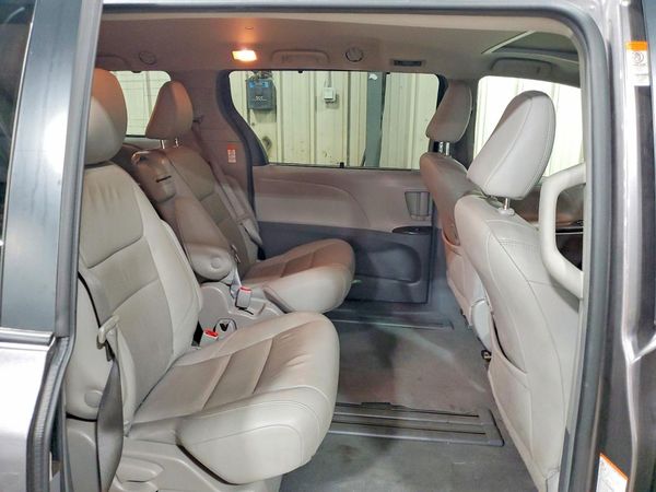 2019 TOYOTA SIENNA
