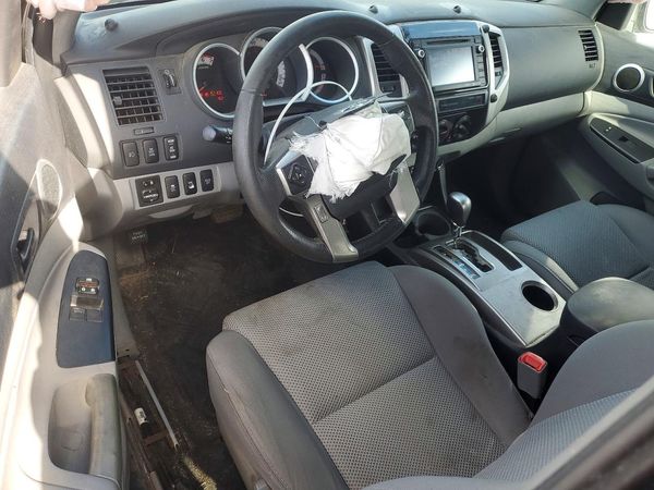 2015 TOYOTA TACOMA Delux Grade