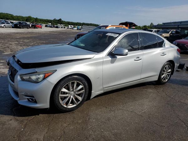 2015 INFINITI Q50