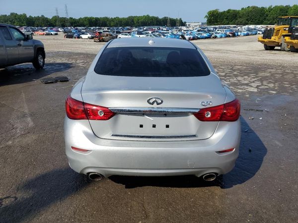 2015 INFINITI Q50