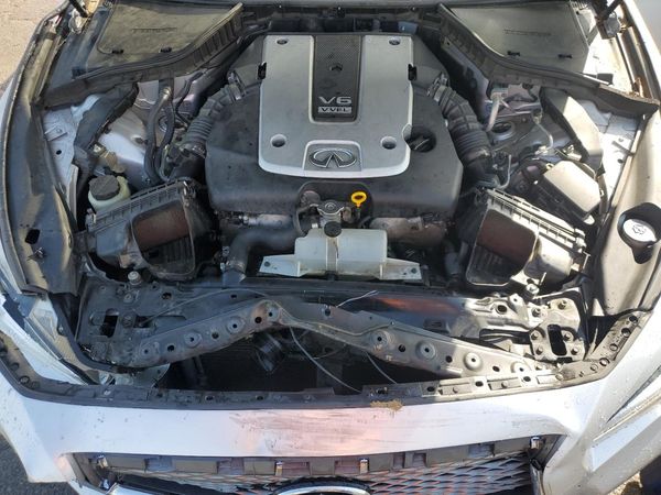 2015 INFINITI Q50
