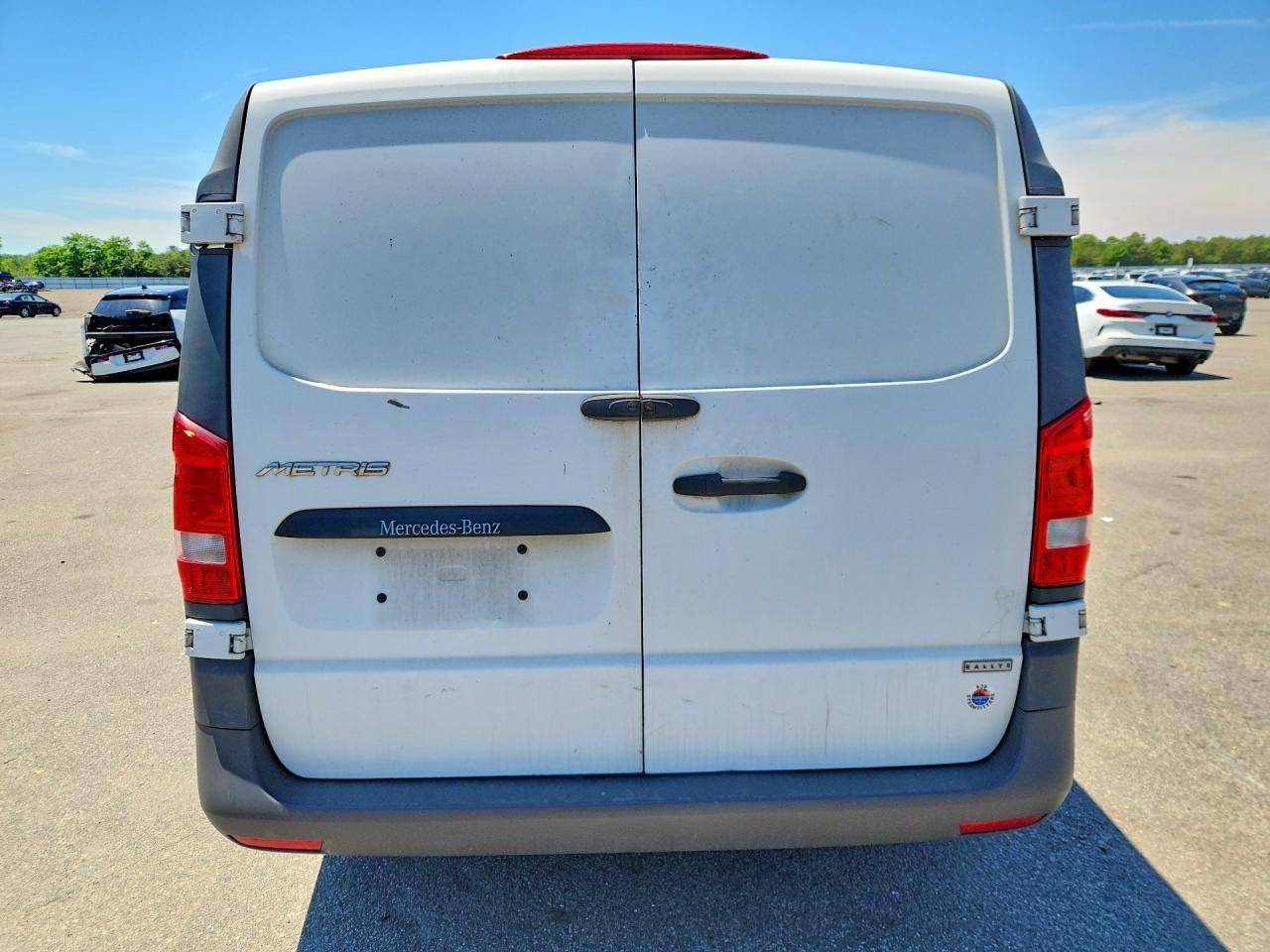 2016 MERCEDES-BENZ METRIS