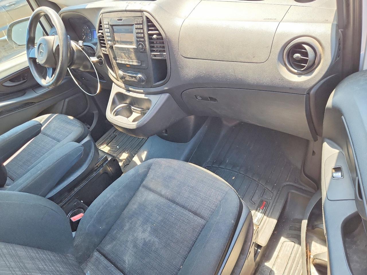 2016 MERCEDES-BENZ METRIS