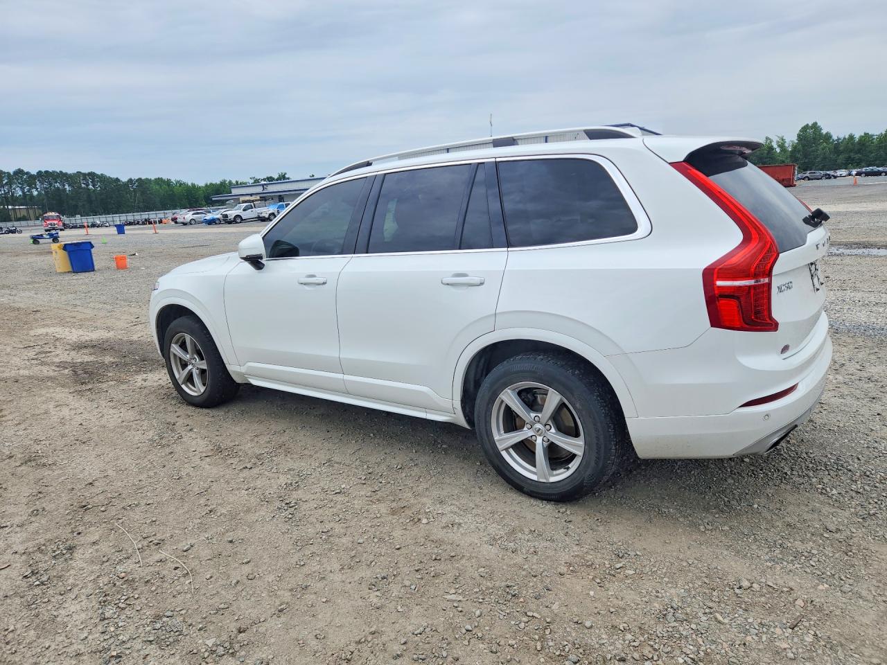 2018 VOLVO XC90 Momentum