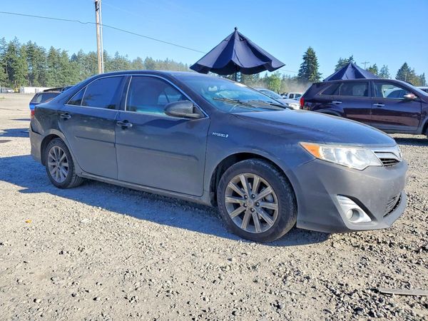 2013 TOYOTA CAMRY SOLA Hybrid