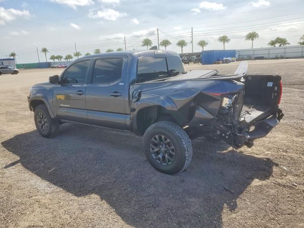 2022 TOYOTA TACOMA SR5