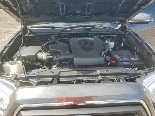 2022 TOYOTA TACOMA SR5