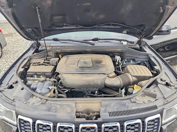 2019 JEEP GRAND CHEROKEE LAREDO 4X4