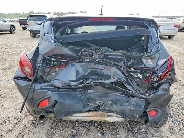 2016 MAZDA 3 SV/Base