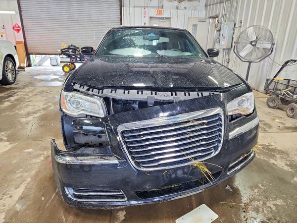 2012 CHRYSLER 300 Base/Limited