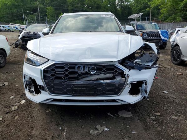 2023 AUDI Q5 S Line quattro Premium