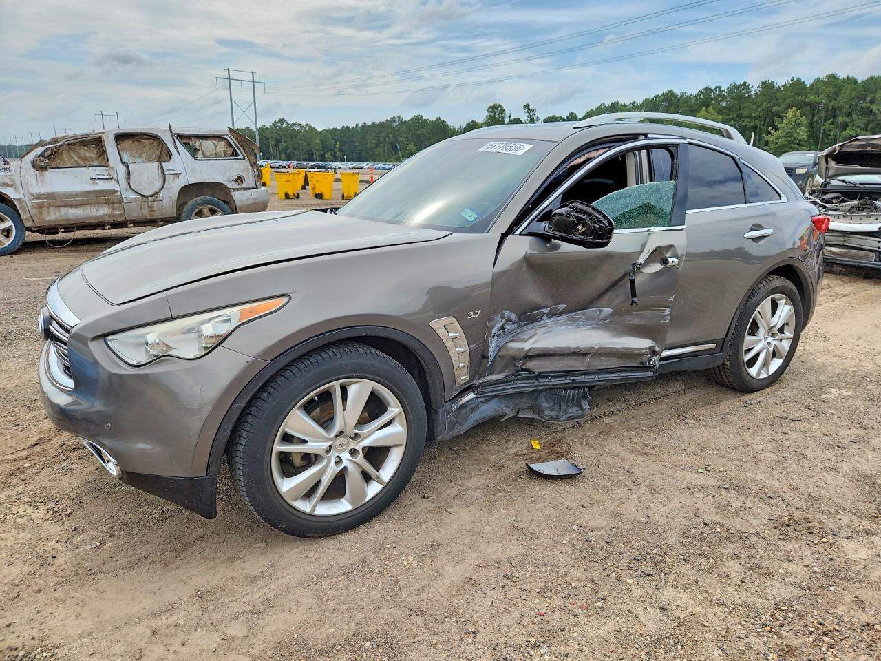 2016 INFINITI QX70