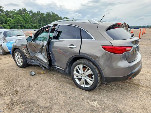 2016 INFINITI QX70