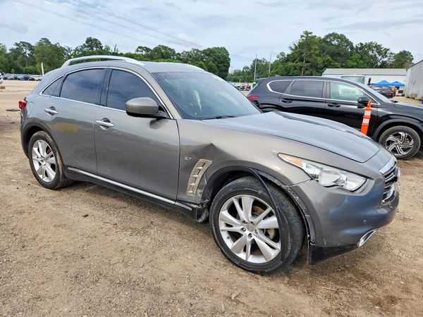 2016 INFINITI QX70