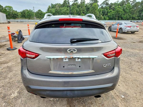 2016 INFINITI QX70