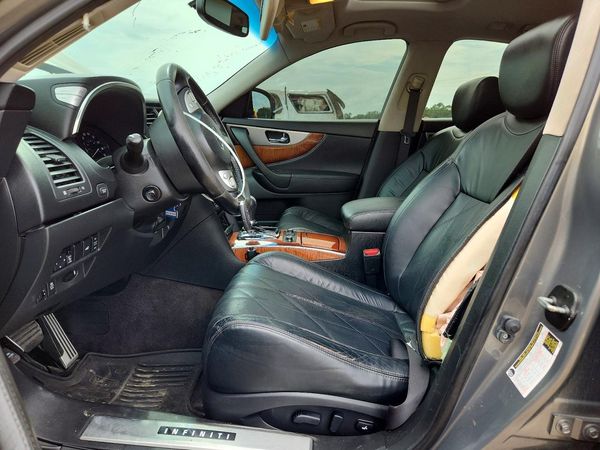 2016 INFINITI QX70