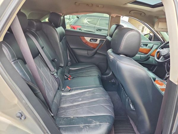 2016 INFINITI QX70