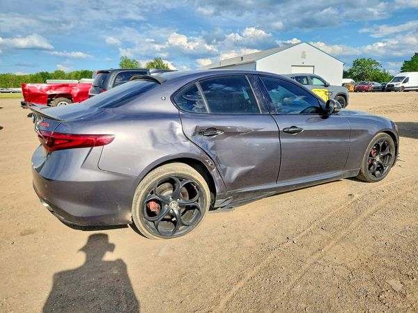 2017 ALFA ROMEO GIULIA TI AWD