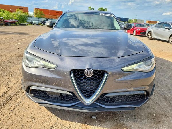 2017 ALFA ROMEO GIULIA TI AWD