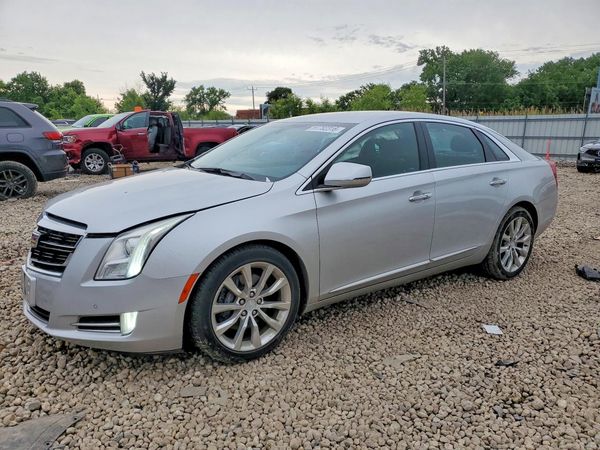 2016 CADILLAC XTS Luxury