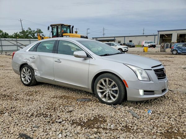 2016 CADILLAC XTS Luxury
