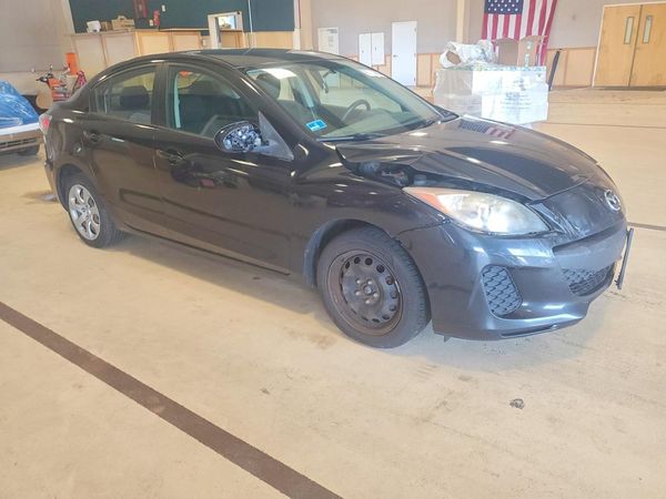 2013 MAZDA 3 SV/Base