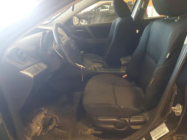 2013 MAZDA 3 SV/Base