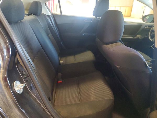 2013 MAZDA 3 SV/Base