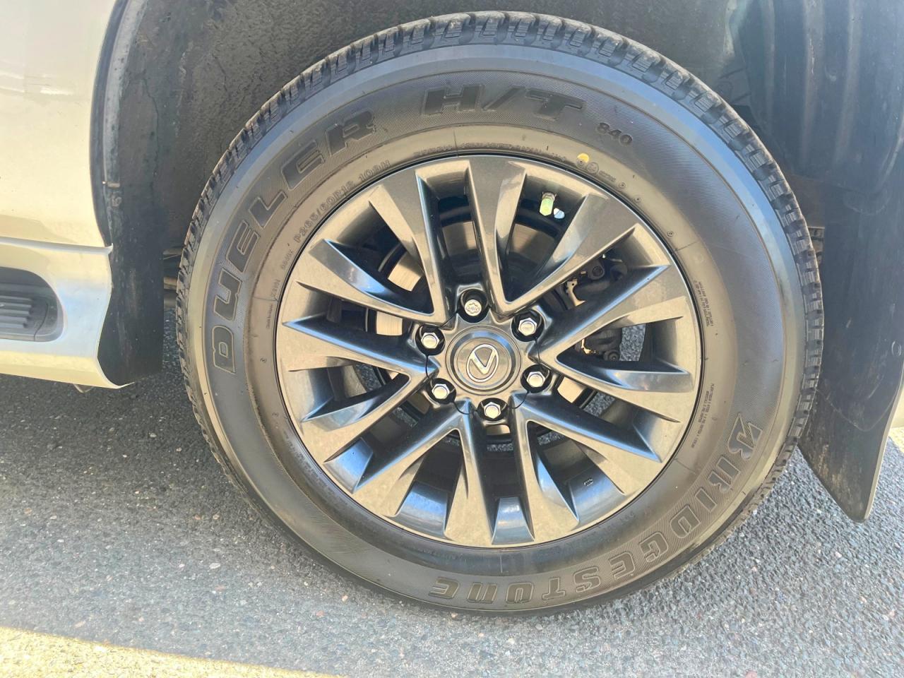 2023 LEXUS GX 460 Premium