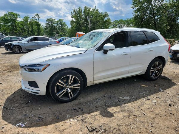 2018 VOLVO XC60 Momentum