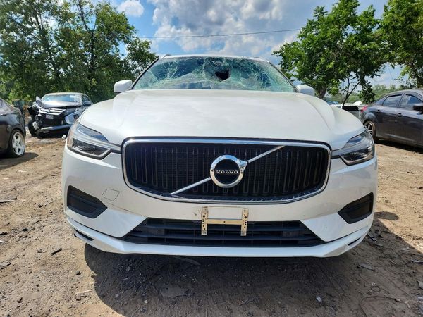 2018 VOLVO XC60 Momentum