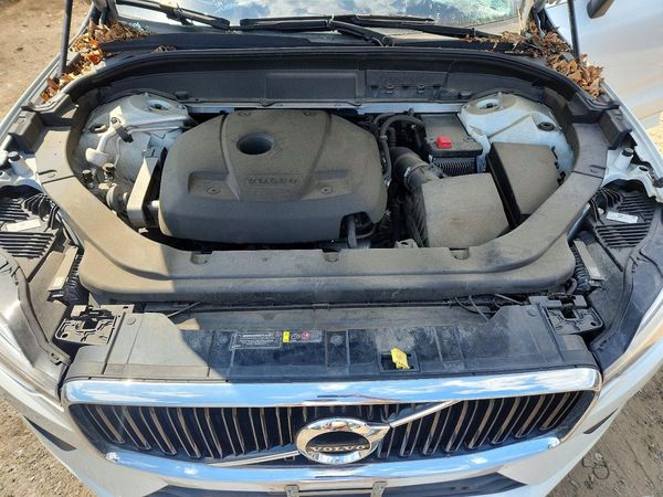 2018 VOLVO XC60 Momentum