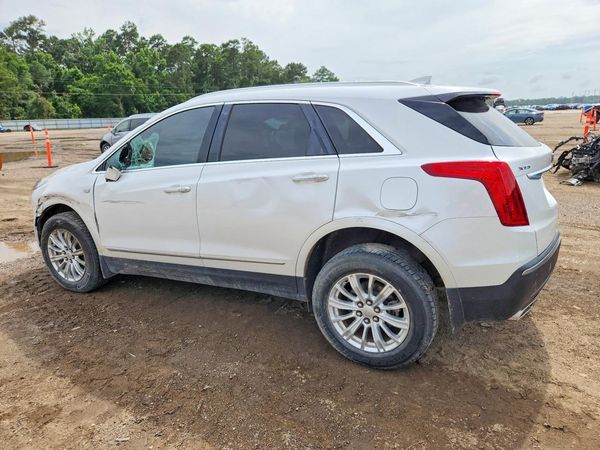 2017 CADILLAC XT5 Base