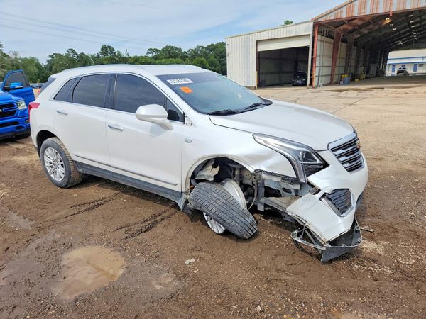 2017 CADILLAC XT5 Base