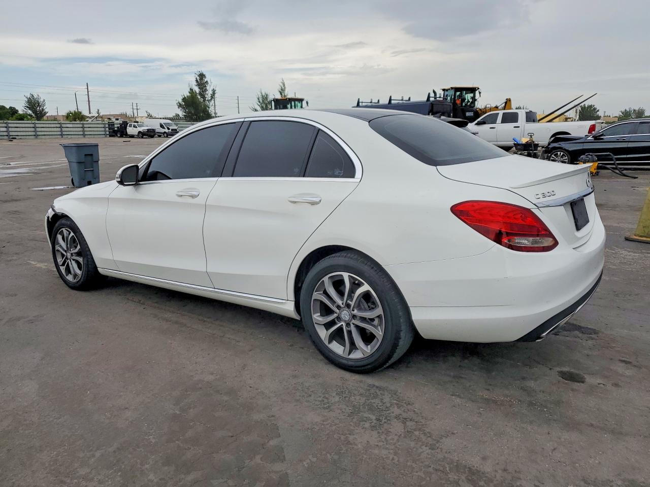 2016 MERCEDES-BENZ C C300-4M