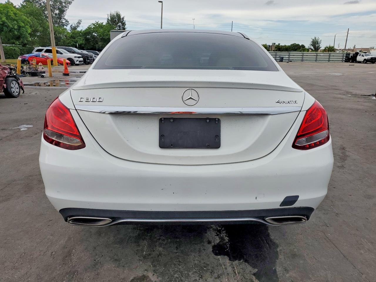 2016 MERCEDES-BENZ C C300-4M