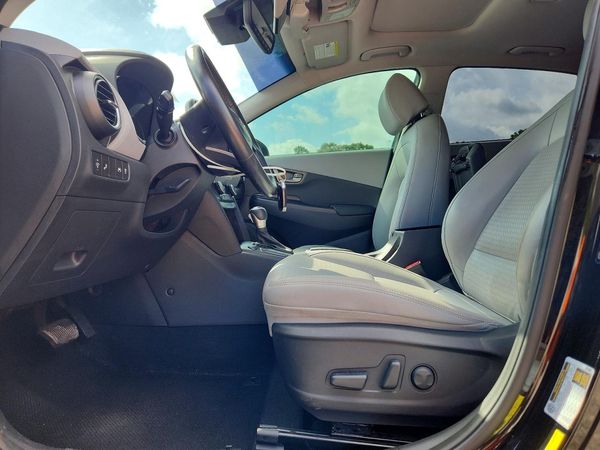2021 HYUNDAI KONA Limited