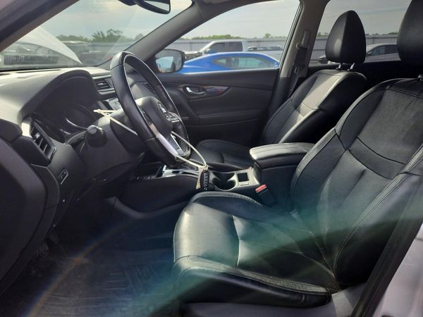 2018 NISSAN ROGUE — DENT